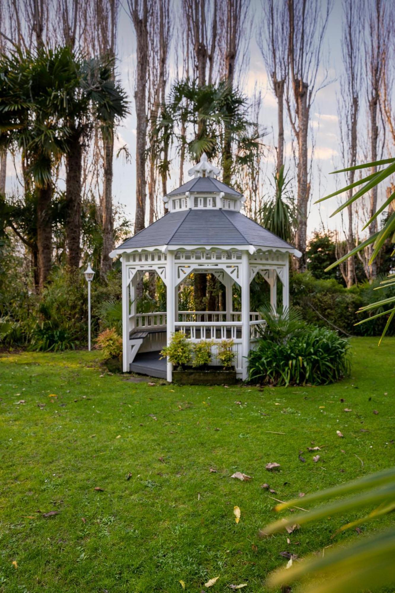 Wallaceville Motor Lodge Upper Hutt Exteriér fotografie